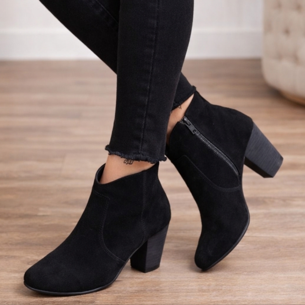 Report NEW Marque Modern Western Minimalist Block Heel Bootie 10M